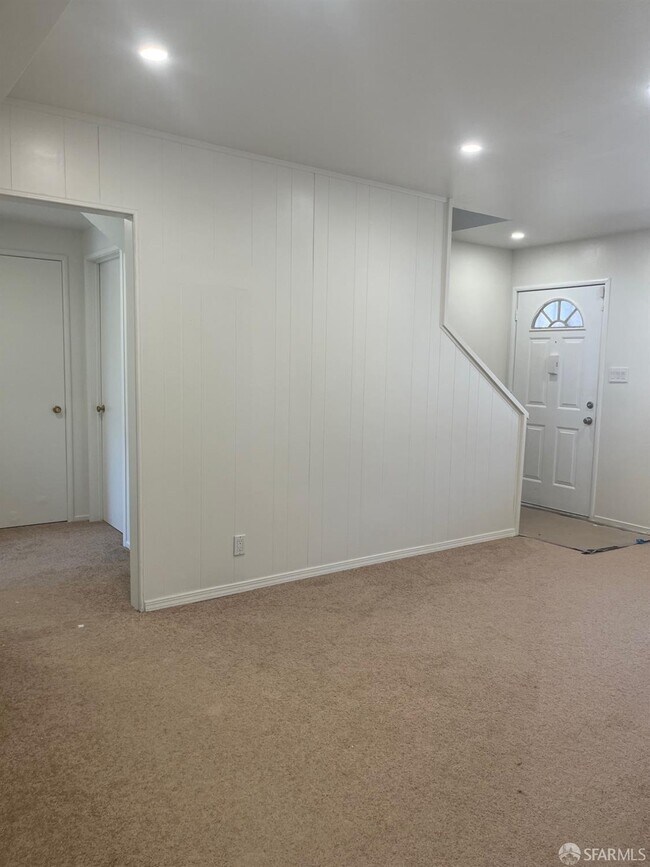 Building Photo - 5880 Olinda Rd