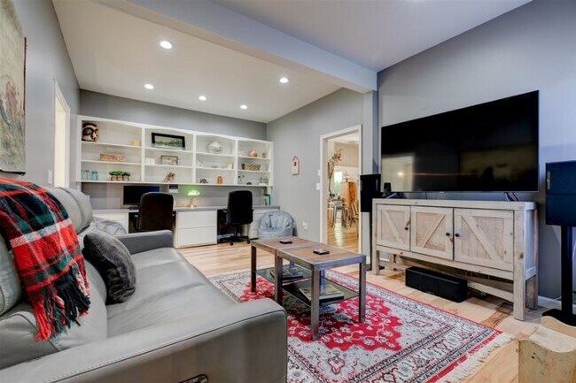 Building Photo - Beautifully Renovated 5 Bedroom Farmhouse outside of Newberg