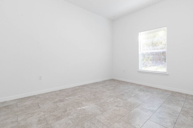 Building Photo - 22 Pony Ln