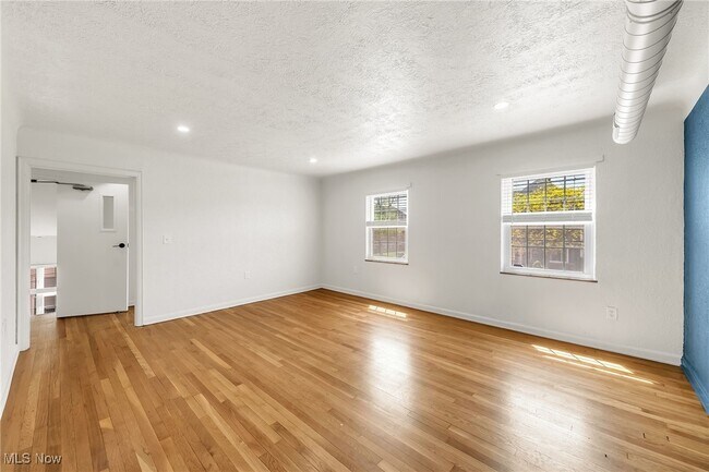 Building Photo - 12900 Madison Ave