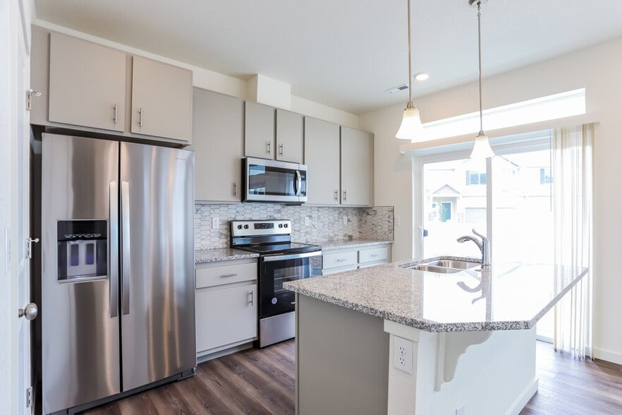 Building Photo - 18568 E 47th Ave