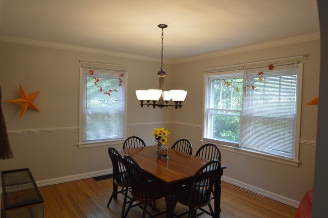 Building Photo - 4921 Graceland Ave