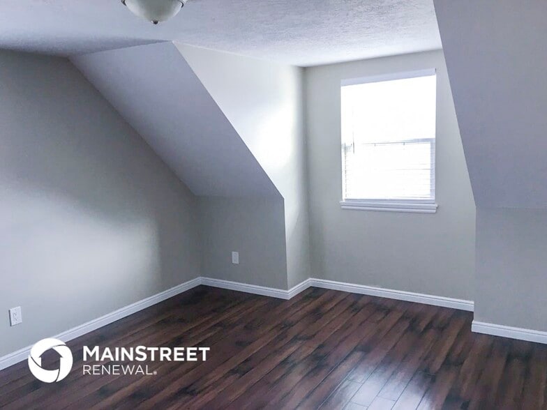 Building Photo - 938 S 200 E