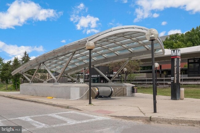 Building Photo - 16560 Crabbs Branch Way