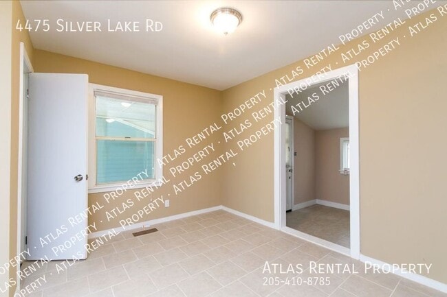 Building Photo - 4475 Silver Lake Rd