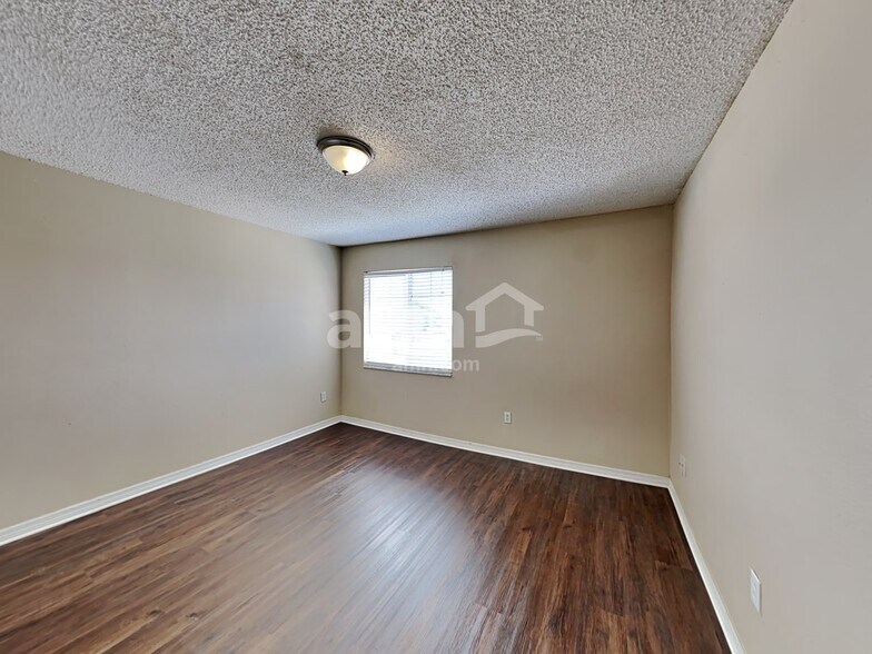 Building Photo - 1101 Blufield Ave