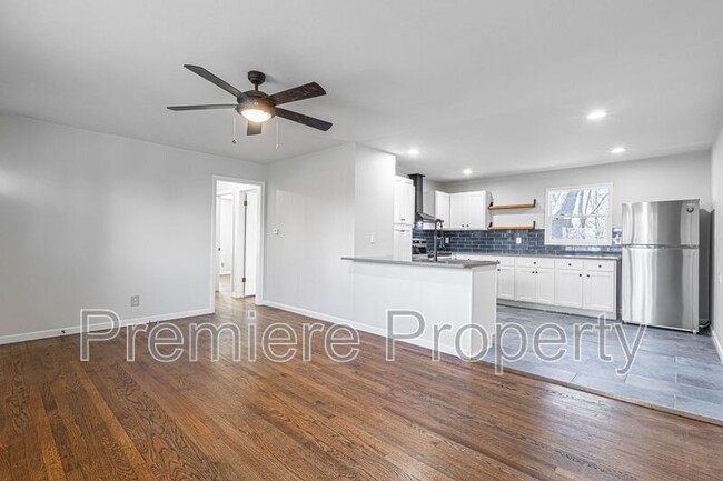 Building Photo - 7306 Elm Ave