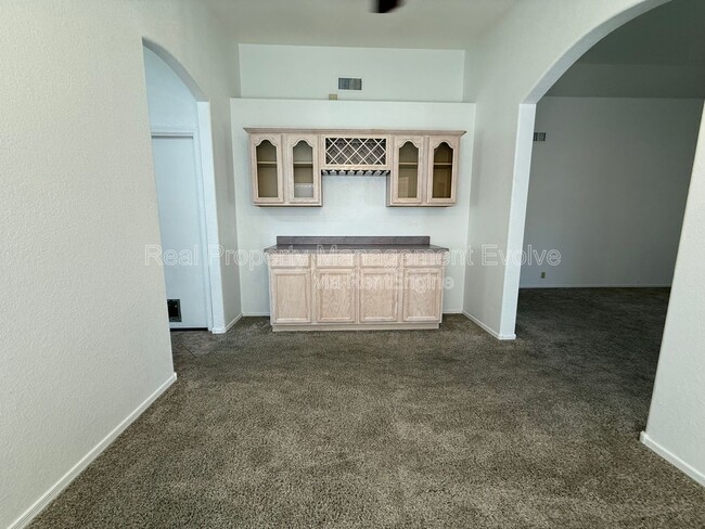 Building Photo - 4260 E Rosemonte Dr