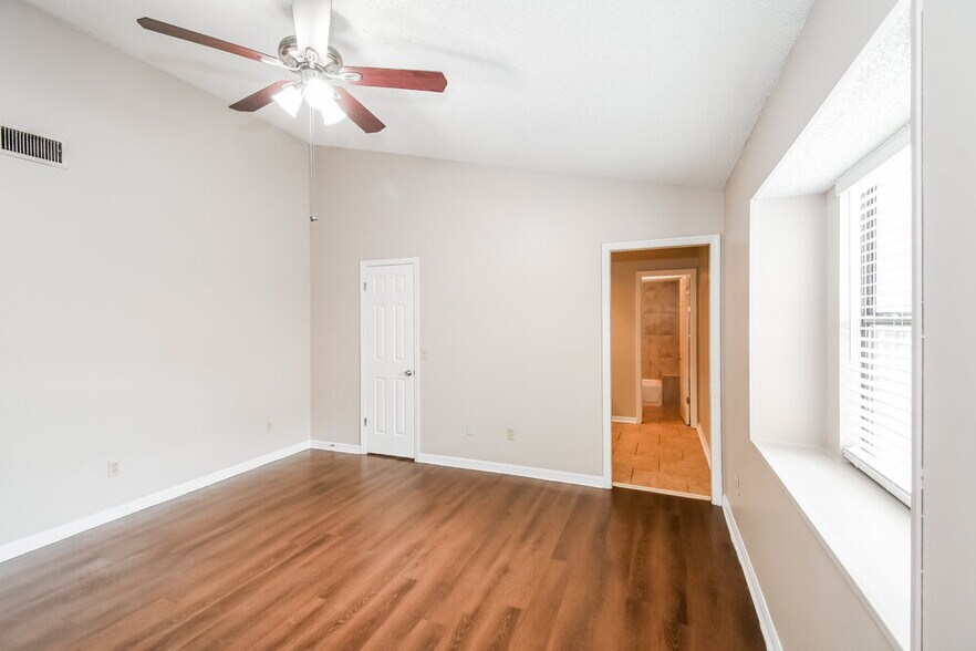 Building Photo - 8618 Collins Ridge Blvd S