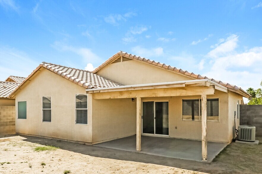 Building Photo - 16196 W Mesquite Dr