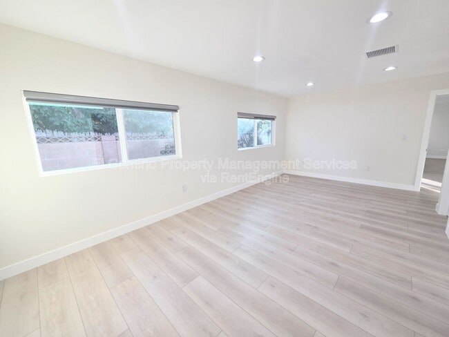 Building Photo - 5662 Cathy Ln