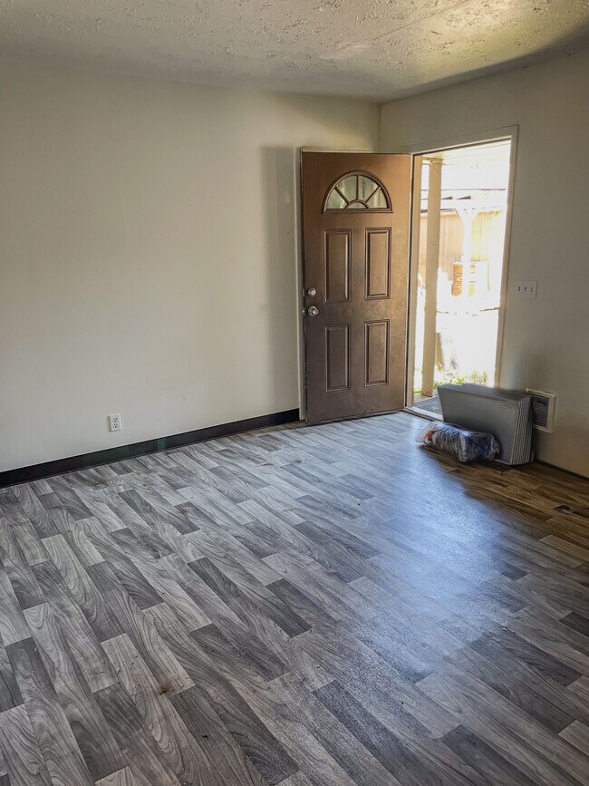 Building Photo - 18510 SE Blanton St