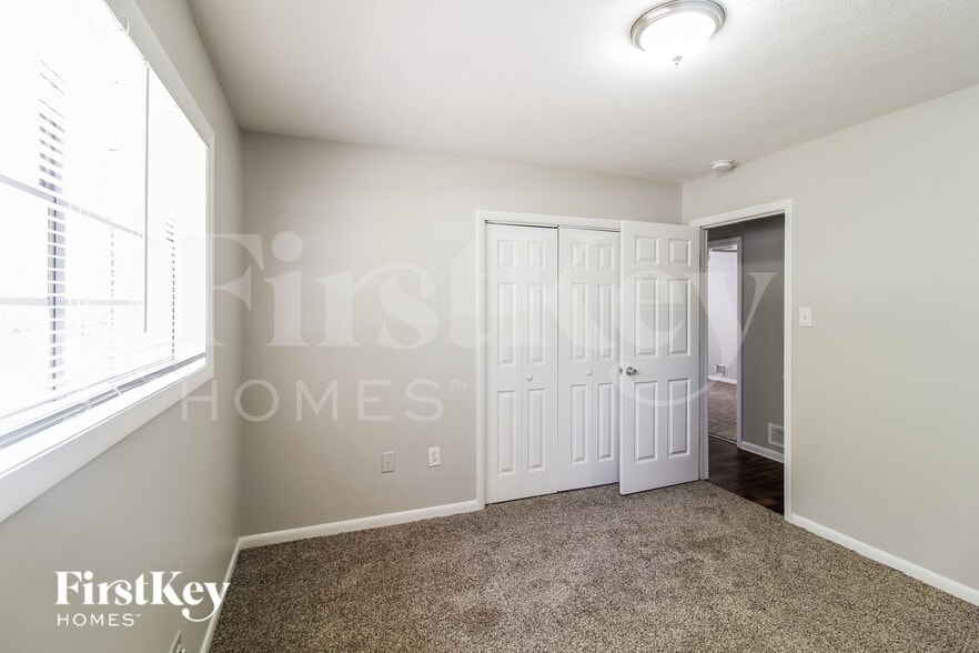 Building Photo - 1021 Meadowbrook Ln NW