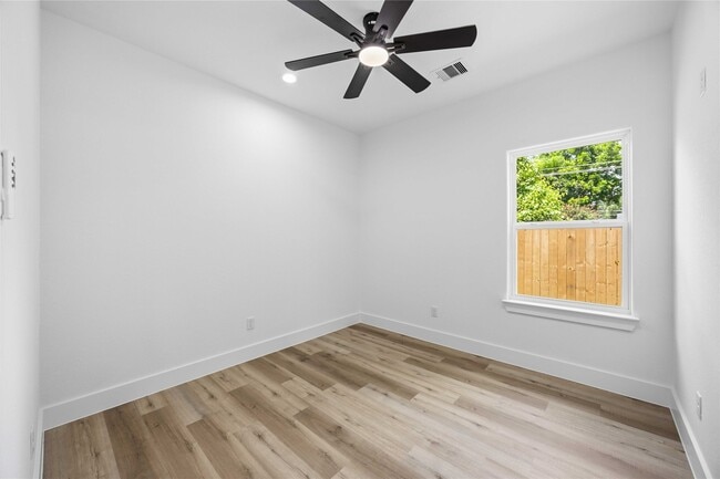 Building Photo - 8531 Rinn St