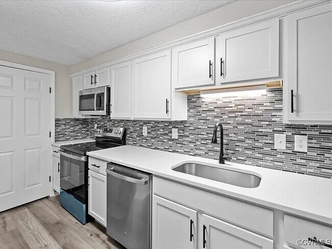 Building Photo - 7604 Roscommon Ct
