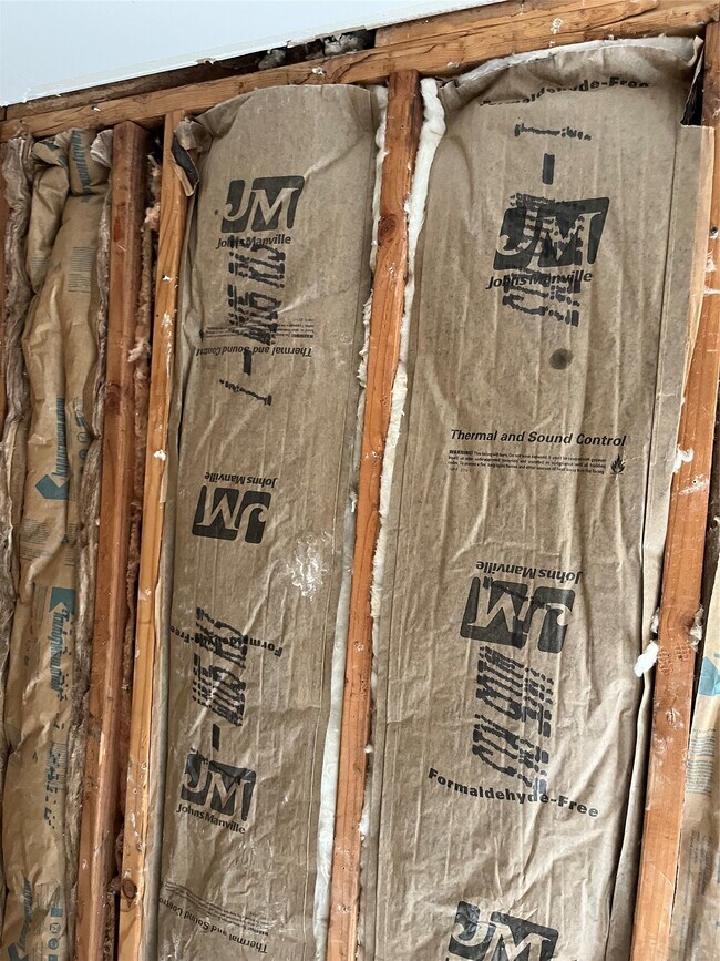 Building Photo - 109 Honeysuckle Dr