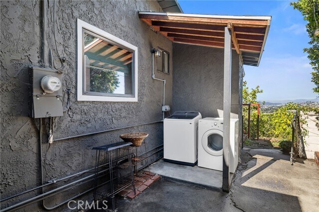 Building Photo - 3732 Dwiggins St