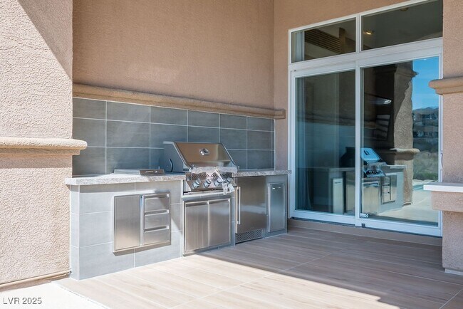 Building Photo - 9233 Canyon Mesa Dr