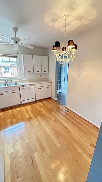 Building Photo - 2518 Savannah Rd