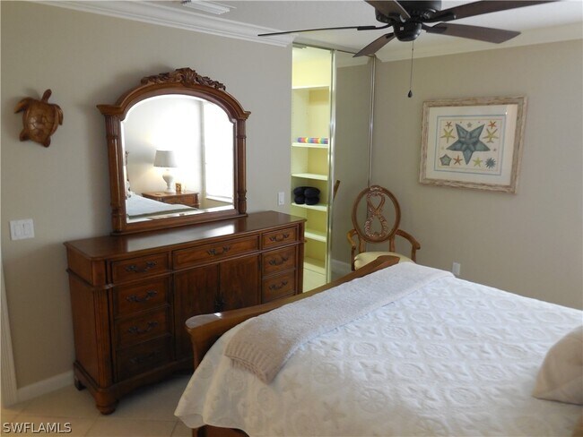 Building Photo - 5441 Guadeloupe Way