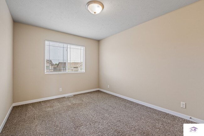 Building Photo - WELCOME HOME!