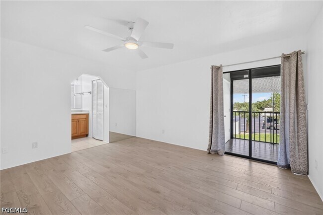 Building Photo - 4708 SW 8th Pl