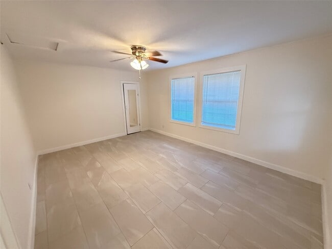 Building Photo - 17119 TX-35