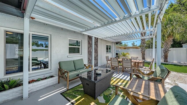 Building Photo - 1302 Mango Ave