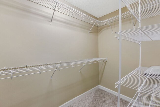 Building Photo - Adorable Ranch Home With Garage and Screen Porch!