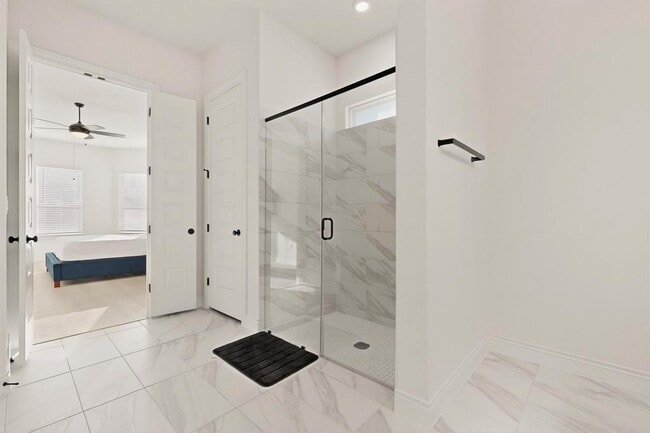 Building Photo - 2121 Lolo Ln