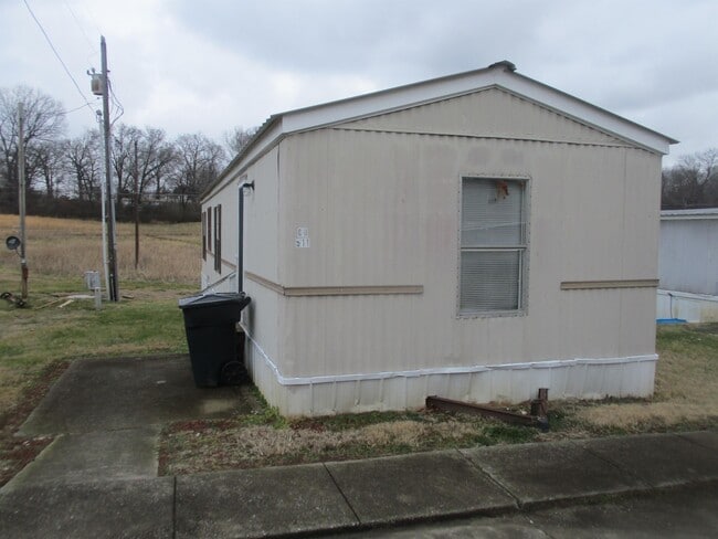 Primary Photo - 511 Kayla St