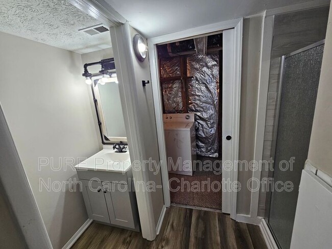 Building Photo - 9445 Lexington Cir