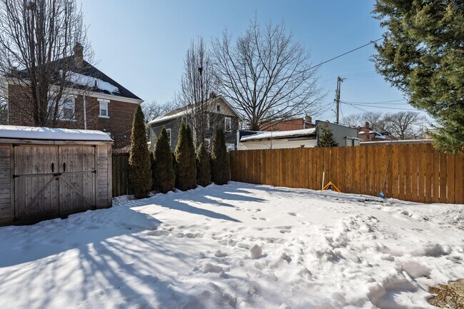 Building Photo - 281 Reinhard Ave