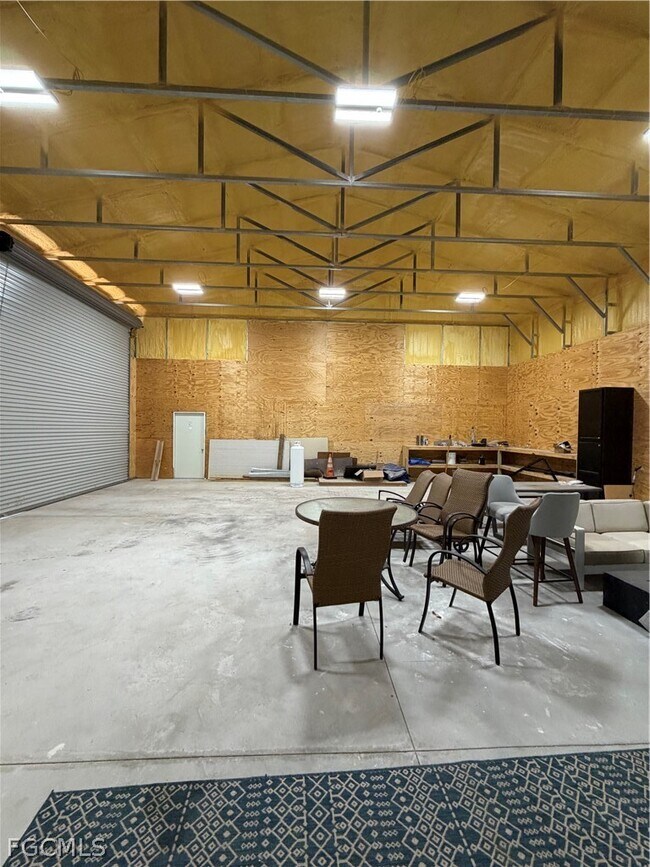 Building Photo - 11595 Tomato Rd