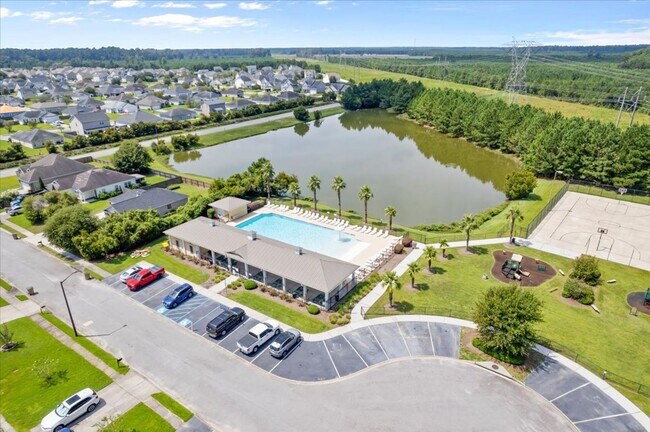 Building Photo - Spacious 5-Bedroom Home in the Live Oak Community – Richmond Hill, GA