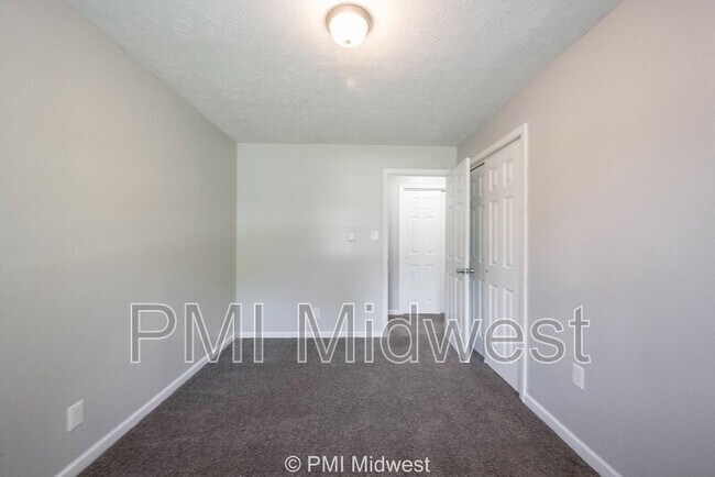 Building Photo - 6260 E 11th St