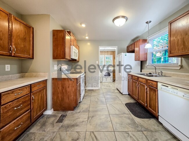 Building Photo - 7206 Brigham Rd