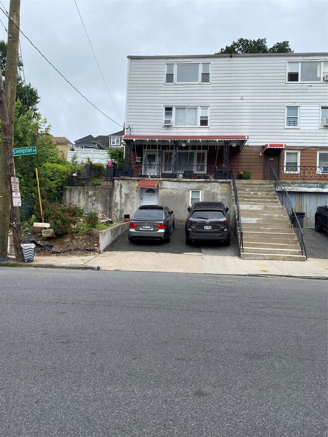 Primary Photo - 120 Livingston Ave