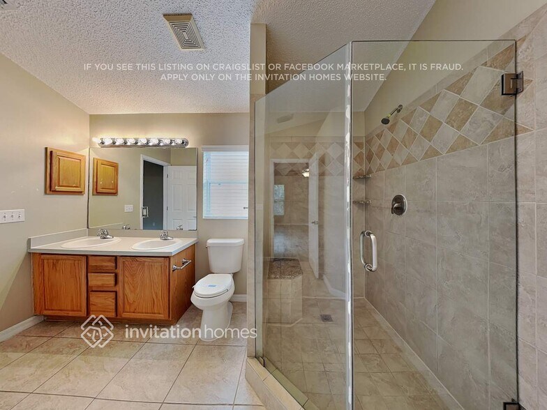 Building Photo - 2781 Stratford Pointe Dr