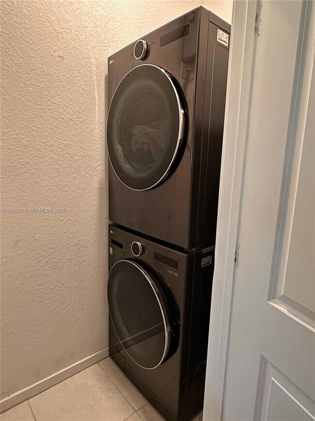 Building Photo - 13306 Tropical Ave