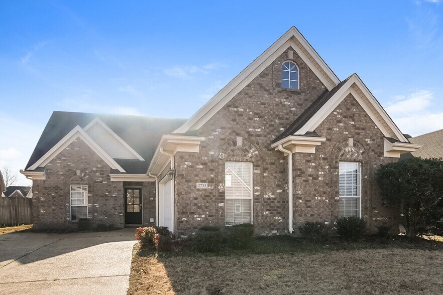 Primary Photo - 2733 Graystone Dr