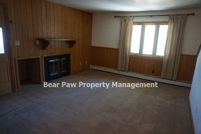 Building Photo - Great Duplex in North Evergreen!!