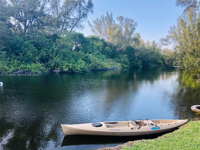 Building Photo - 1025 SE 15th St