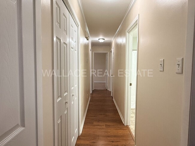 Building Photo - 4 BEDROOM, 3.5 BATHROOM HOME IN BEXHILL!