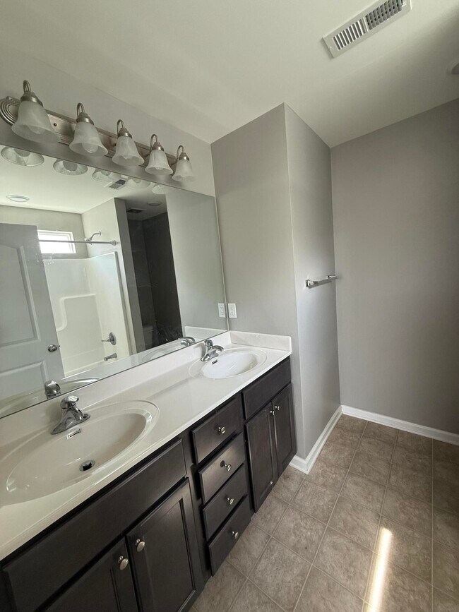 Building Photo - 2716 Hailey Rose Way