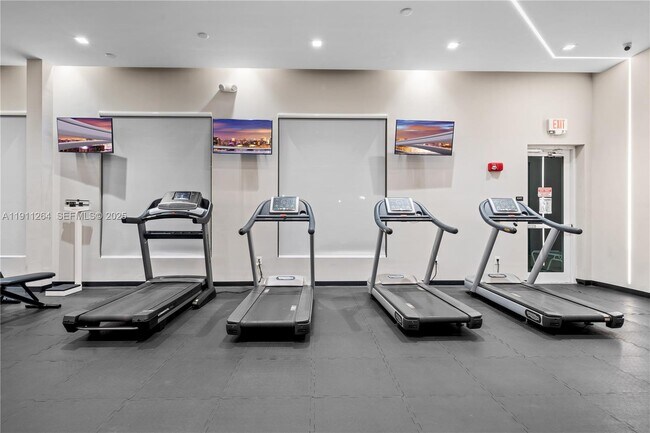 Building Photo - 2741 NE 4th St