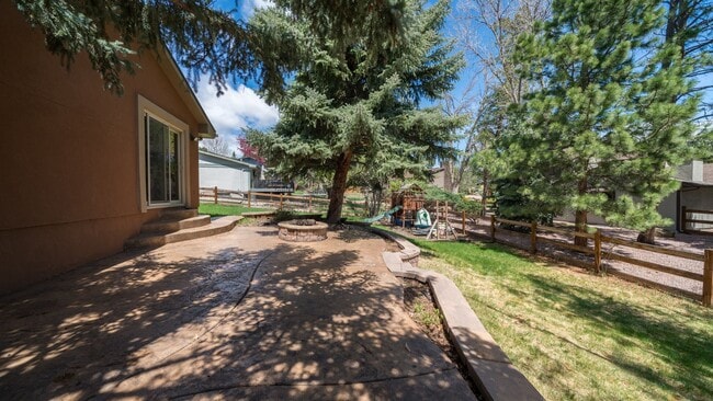 Building Photo - 5 Bedroom 3.5 Bath Home in Discovery @ Rockrimmon