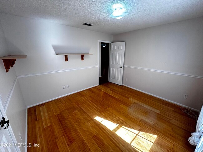 Building Photo - 1449 Blue Heron Ln N