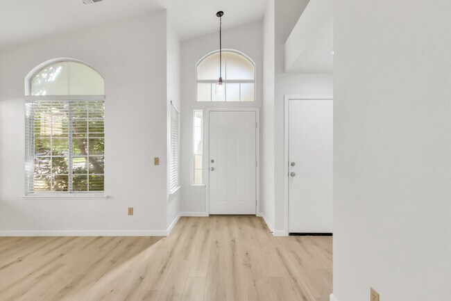 Building Photo - 9332 Caulfield Dr
