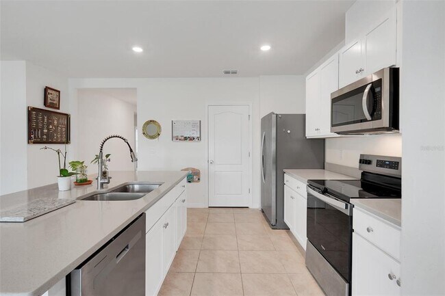 Building Photo - 3041 Tobago Dr